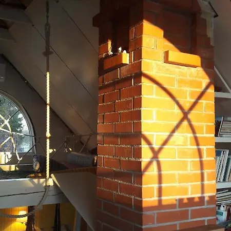 Prázdninový dům Romantiliselt Boheemlaslik Jarve Kaldal Asuv Majake, Mis Asub 700 Aastase Ajalooga Luke Moisapargis. Noo